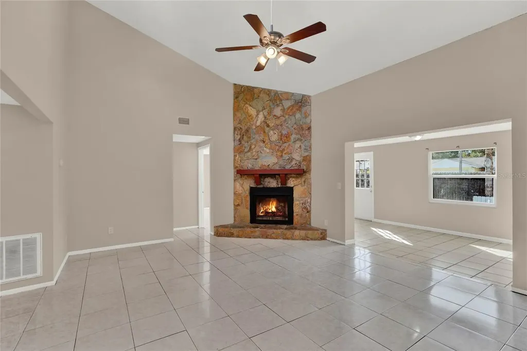 8201 Downfield Lane Tampa FL 33615