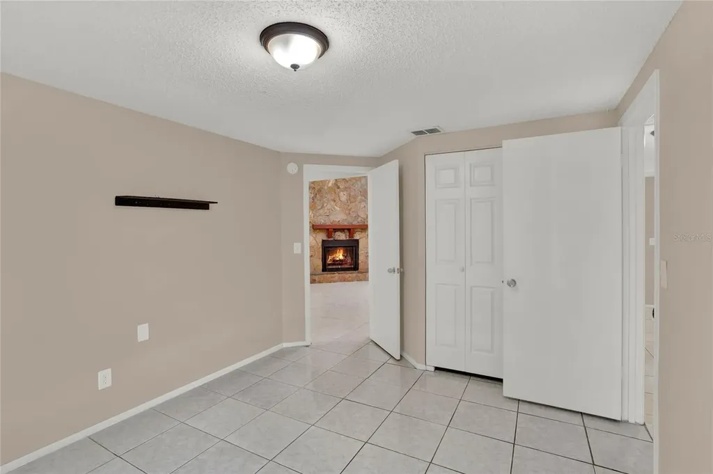 8201 Downfield Lane Tampa FL 33615