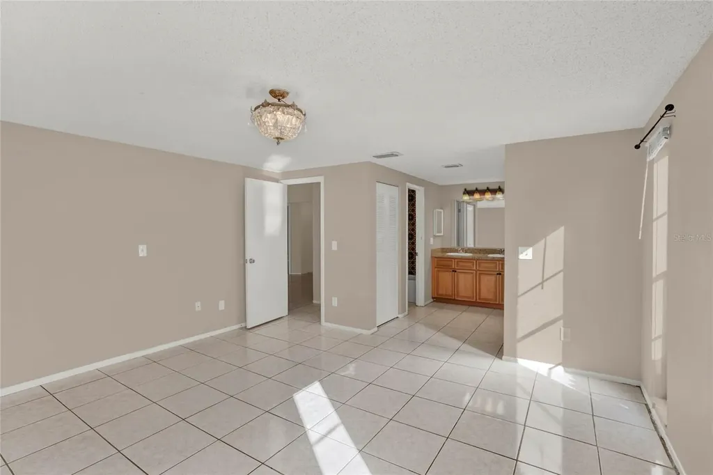 8201 Downfield Lane Tampa FL 33615