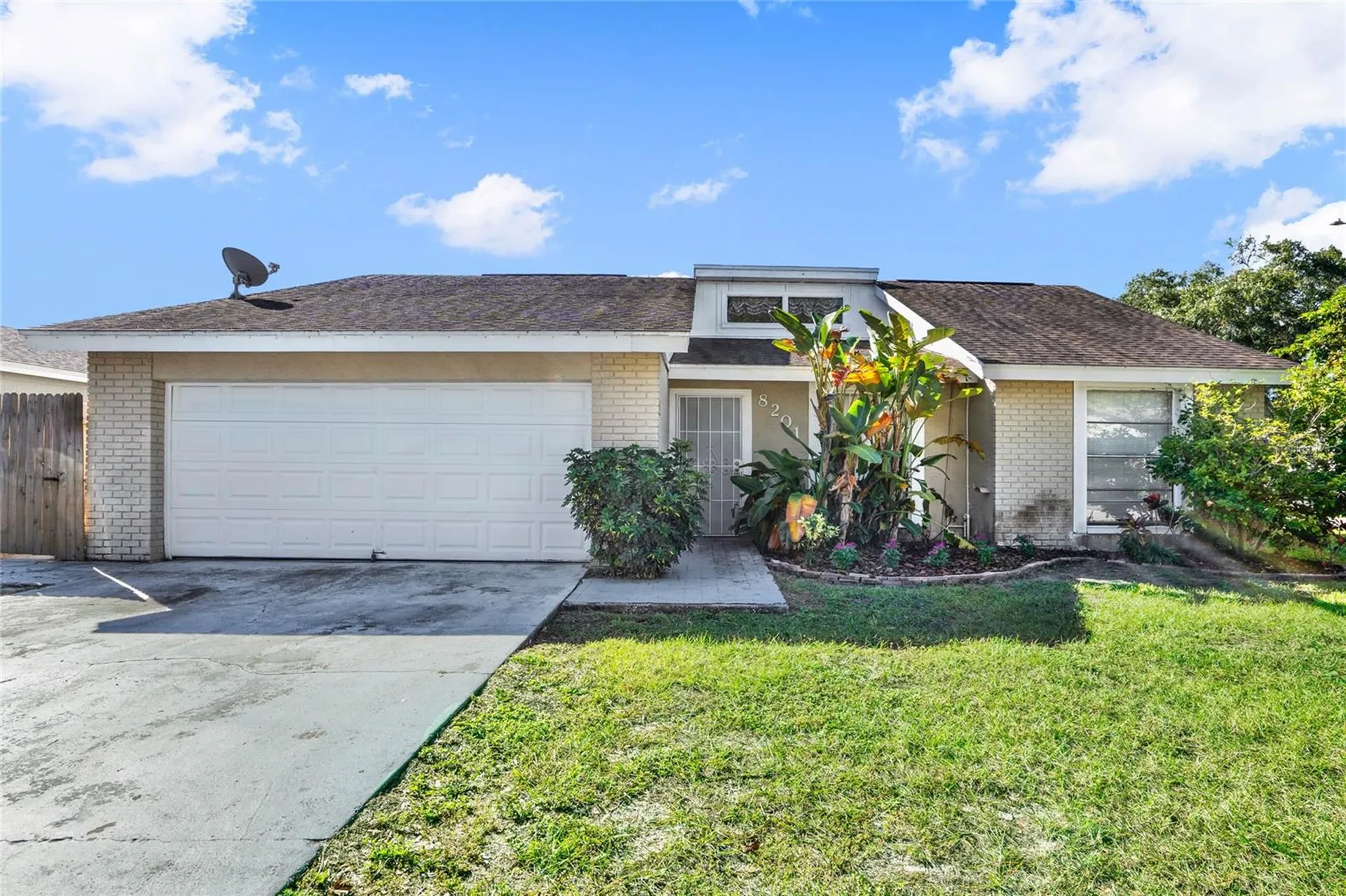 8201 Downfield Lane Tampa FL 33615