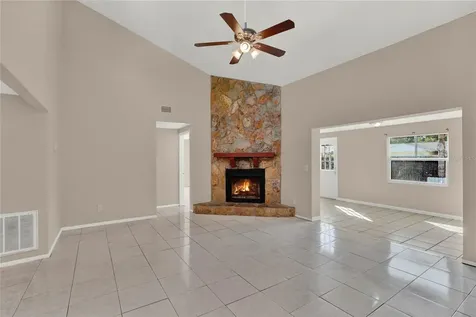8201 Downfield Lane Tampa FL 33615