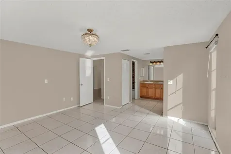 8201 Downfield Lane Tampa FL 33615