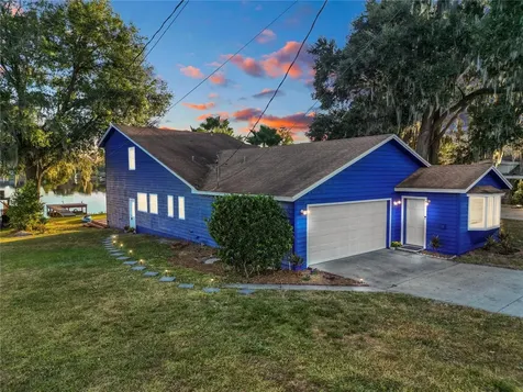 323 Lakeshore Court Polk City FL 33868