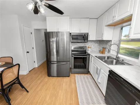 323 Lakeshore Court Polk City FL 33868