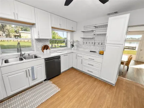 323 Lakeshore Court Polk City FL 33868