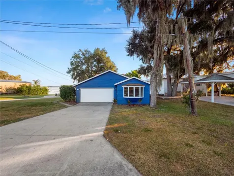 323 Lakeshore Court Polk City FL 33868