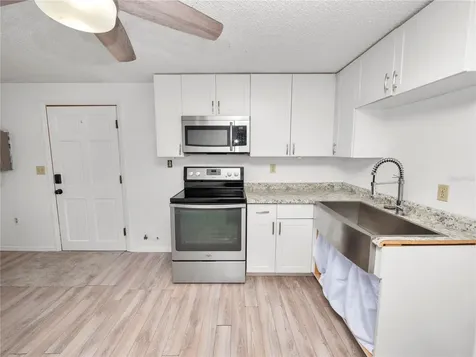 323 Lakeshore Court Polk City FL 33868