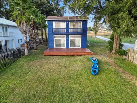 323 Lakeshore Court Polk City FL 33868