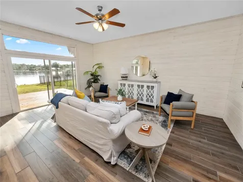 323 Lakeshore Court Polk City FL 33868
