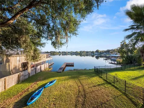 323 Lakeshore Court Polk City FL 33868