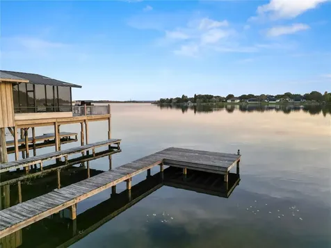 323 Lakeshore Court Polk City FL 33868