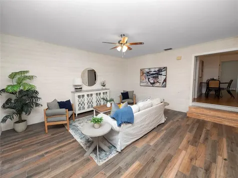 323 Lakeshore Court Polk City FL 33868