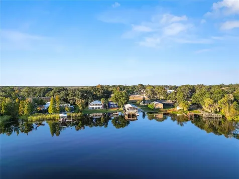 323 Lakeshore Court Polk City FL 33868