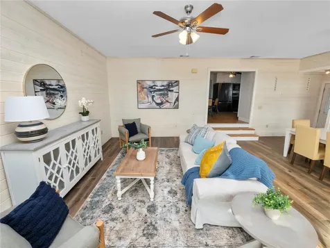 323 Lakeshore Court Polk City FL 33868