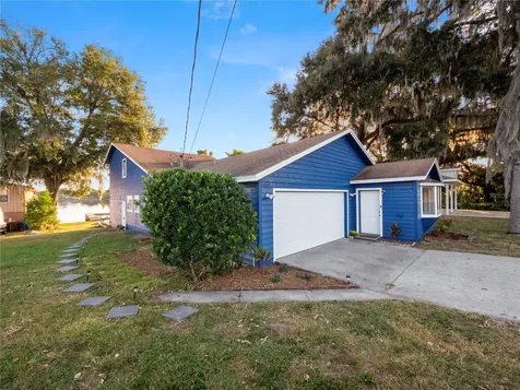 323 Lakeshore Court Polk City FL 33868