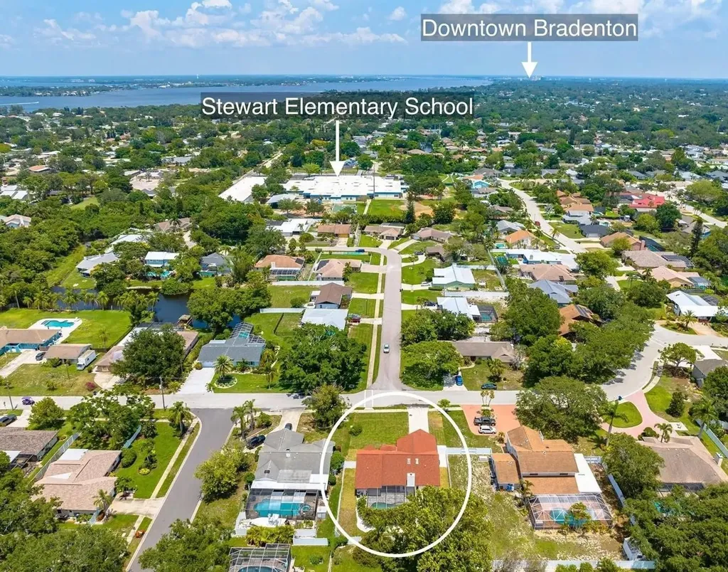 1302 83rd Street NW Bradenton FL 34209