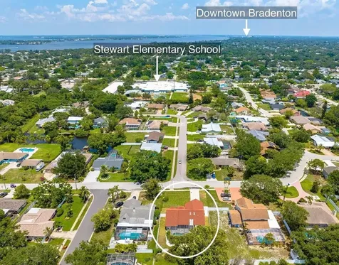 1302 83rd Street NW Bradenton FL 34209