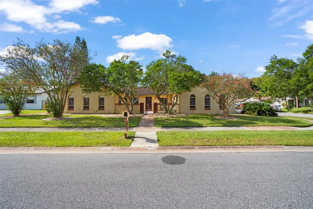 10302 Cedarhurst Avenue Orlando FL 32825