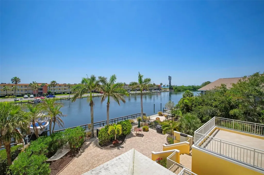 9122 Midnight Pass Road Sarasota FL 34242