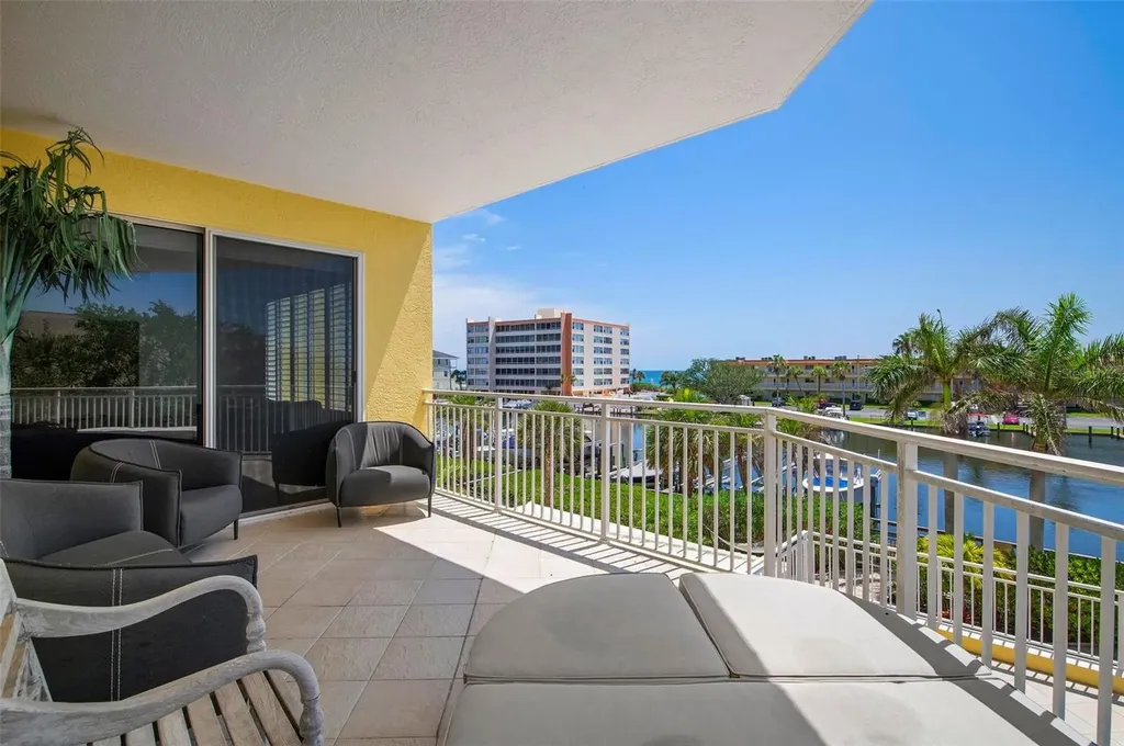 9122 Midnight Pass Road Sarasota FL 34242