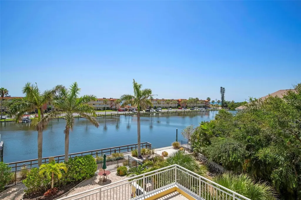 9122 Midnight Pass Road Sarasota FL 34242