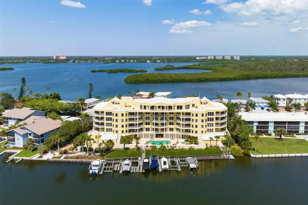 9122 Midnight Pass Road Sarasota FL 34242
