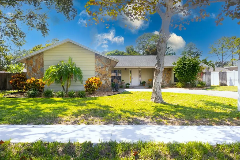 120 Tendring Circle Palm Harbor FL 34683