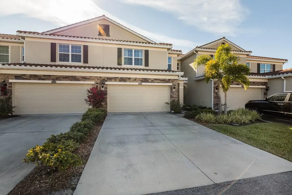 572 53rd Avenue N St Petersburg FL 33703