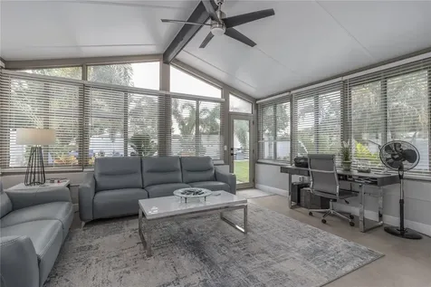 4401 15th Avenue N St Petersburg FL 33713
