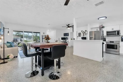 2960 35th Avenue S St Petersburg FL 33712