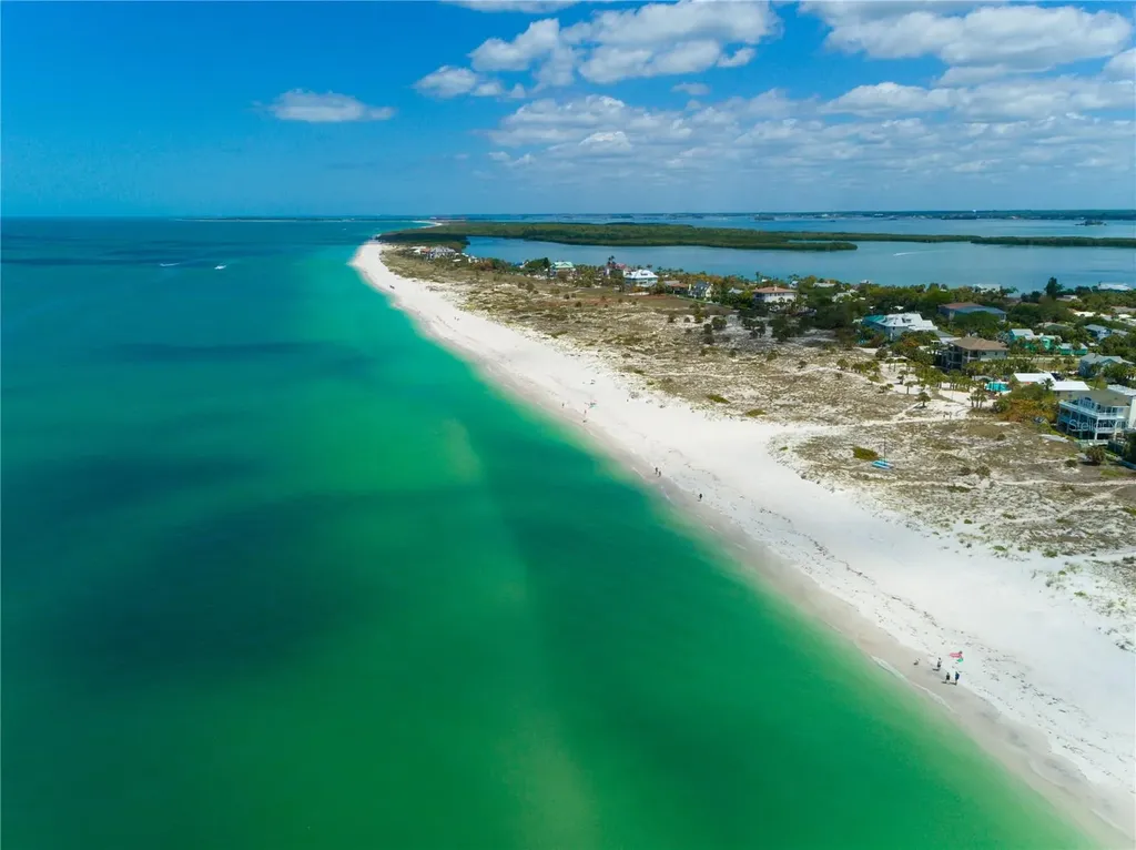880 Mandalay Avenue Clearwater FL 33767