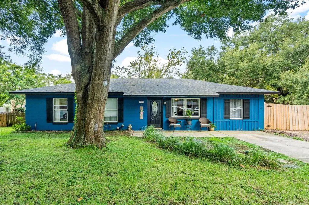 1303 Redwood Court Tavares FL 32778