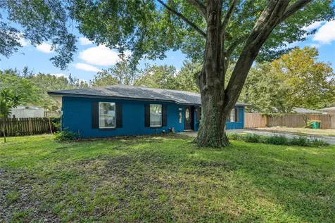 1303 Redwood Court Tavares FL 32778