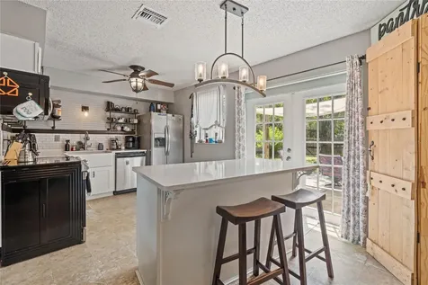 1303 Redwood Court Tavares FL 32778
