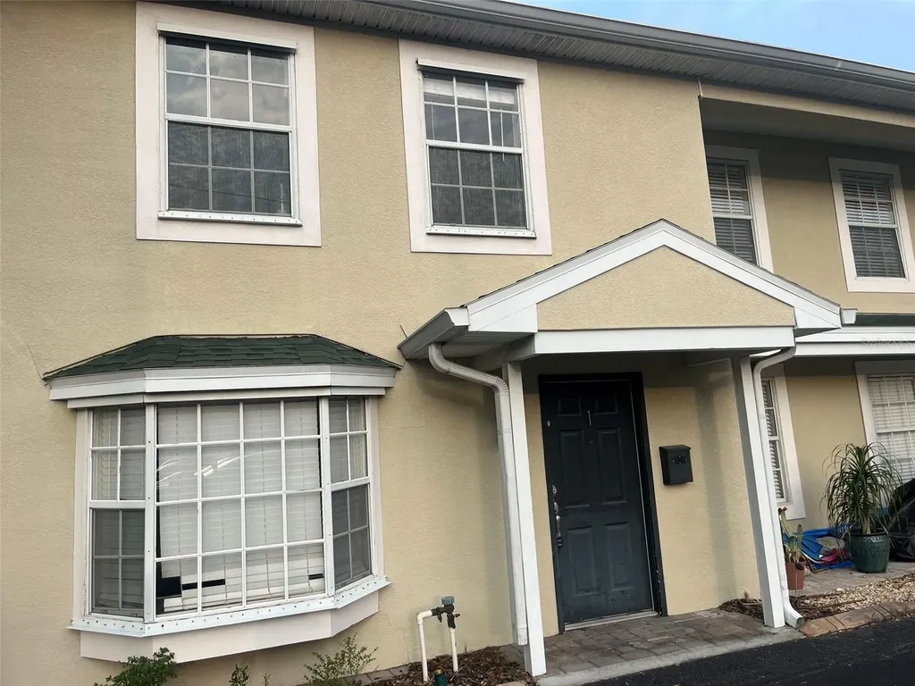 2906 W Gandy Boulevard Tampa FL 33611