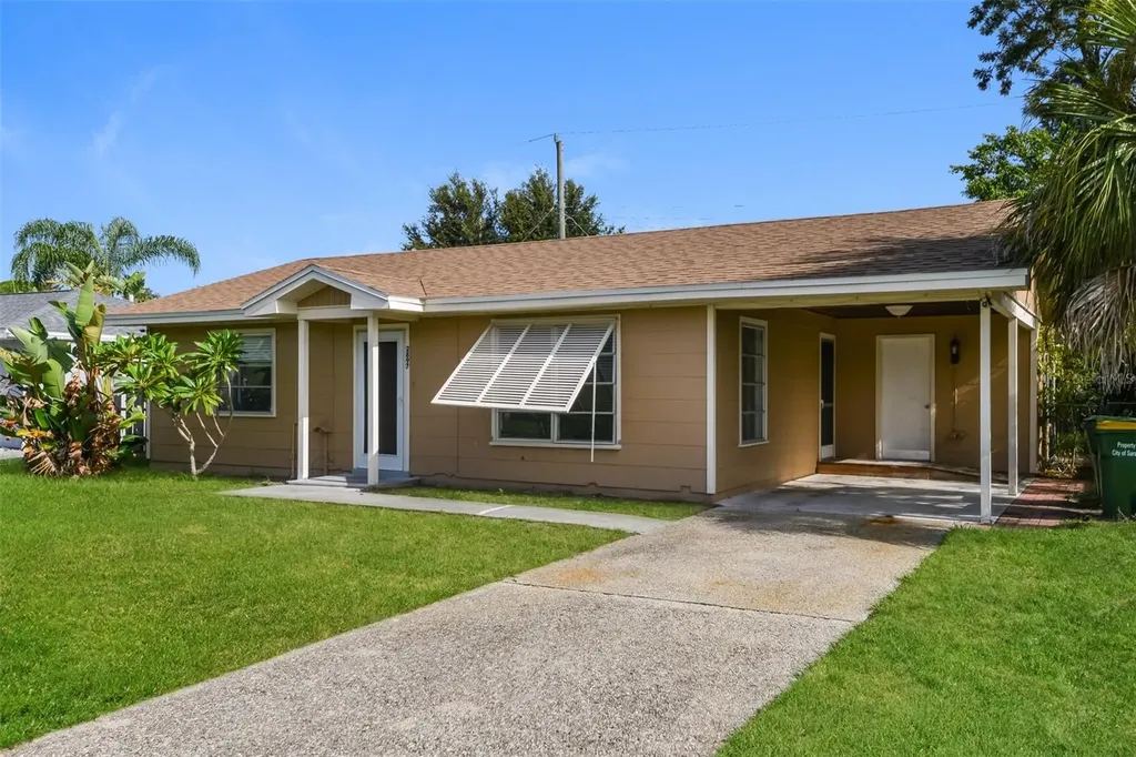 2897 Oak Street Sarasota FL 34237