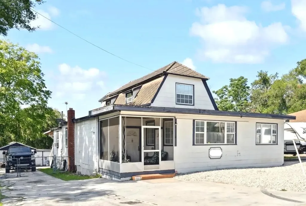 1507 W Main Street Leesburg FL 34748
