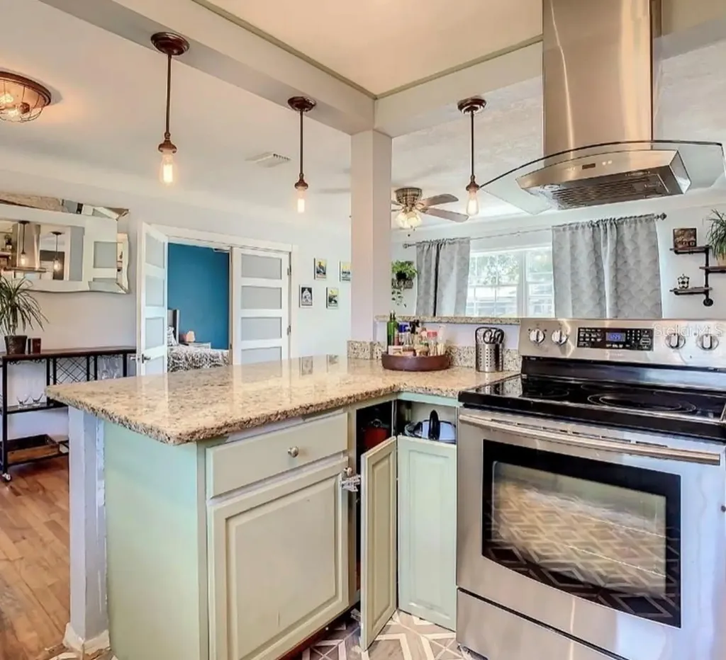 3629 28th Avenue S St Petersburg FL 33711