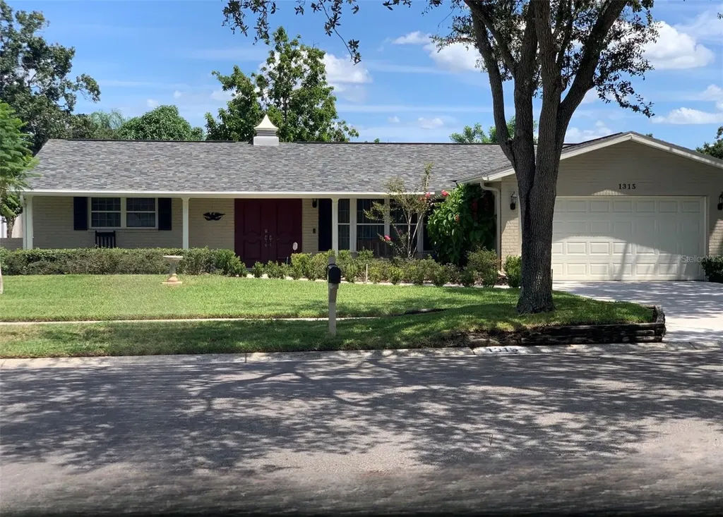 1315 Village Court Brandon FL 33511