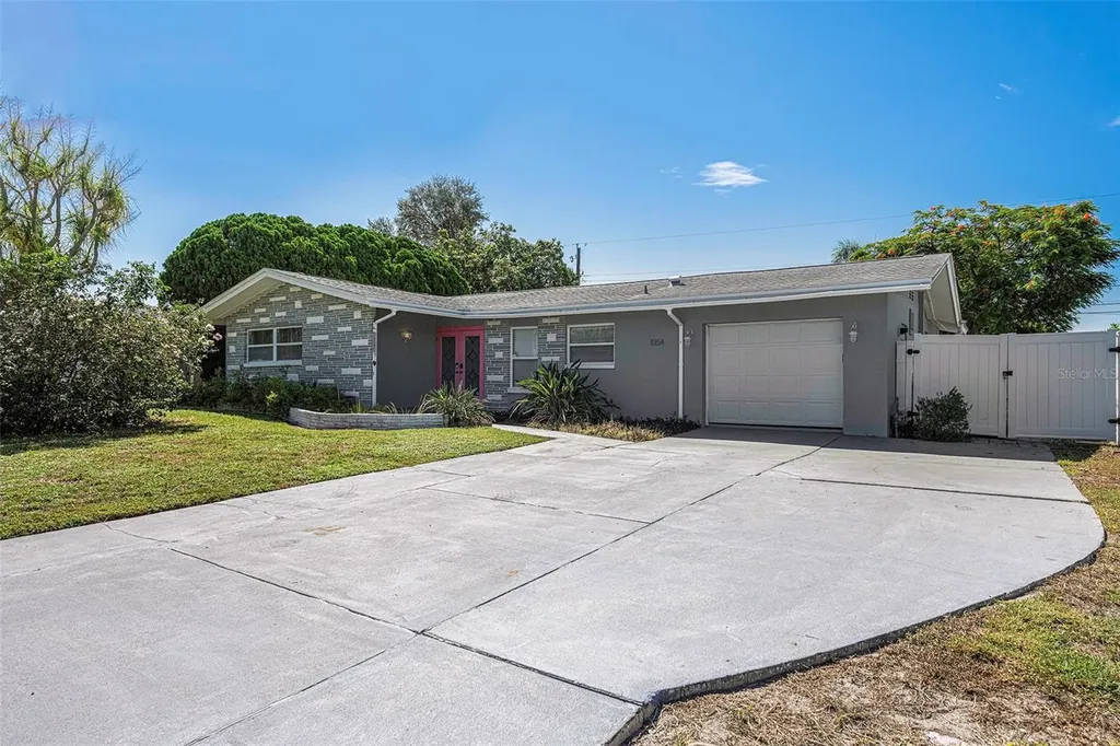 1354 62nd Avenue S St Petersburg FL 33705