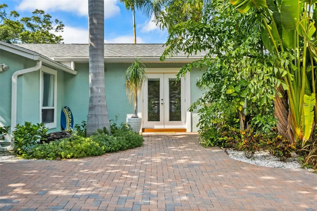 800 41st Avenue N St Petersburg FL 33703