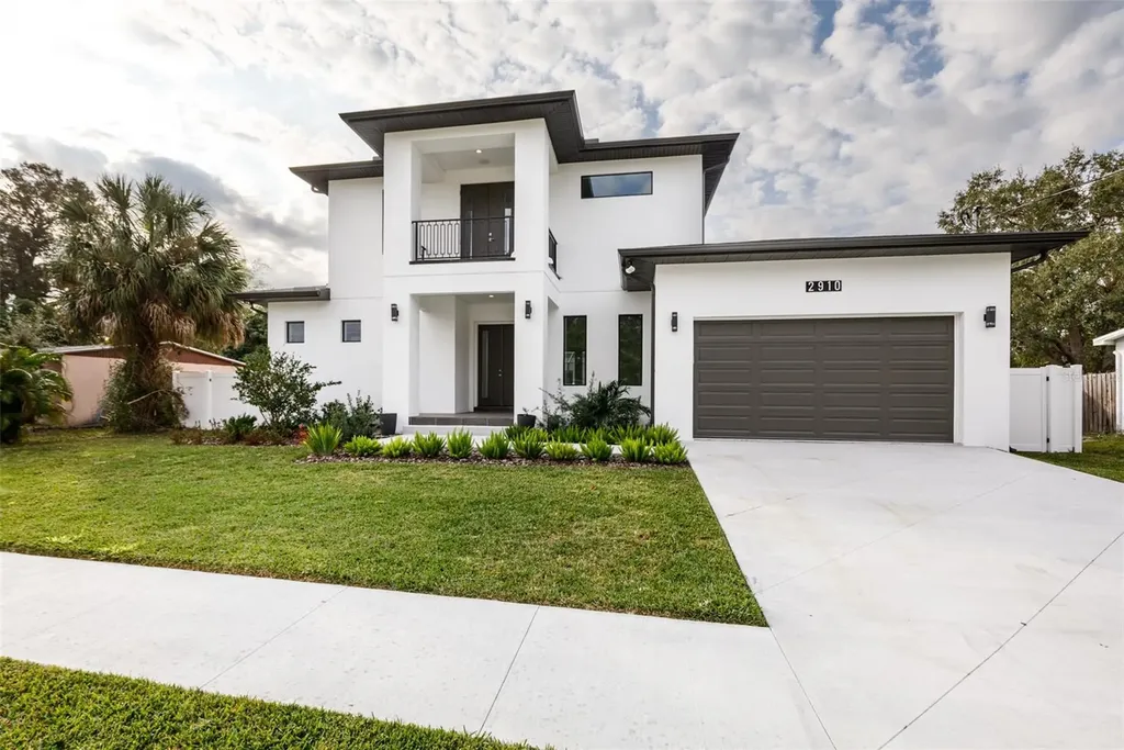 2910 W Averill Avenue Tampa FL 33611
