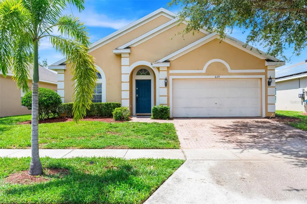 229 Granada Avenue Davenport FL 33837