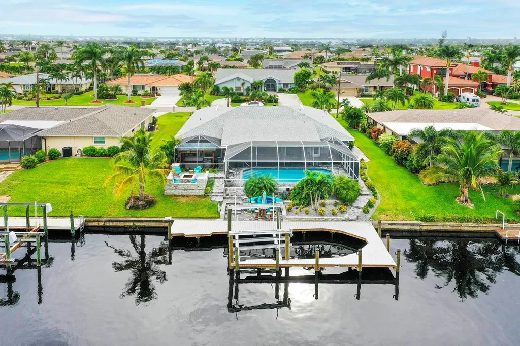 3328 SE 18th Avenue Cape Coral FL 33904