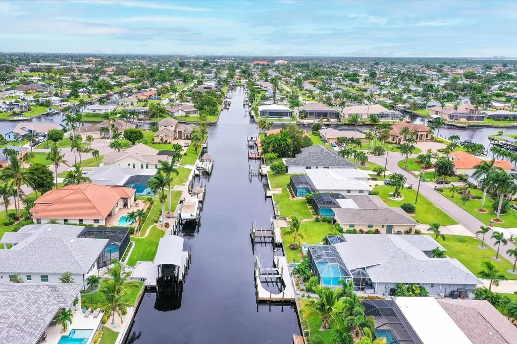 3328 SE 18th Avenue Cape Coral FL 33904
