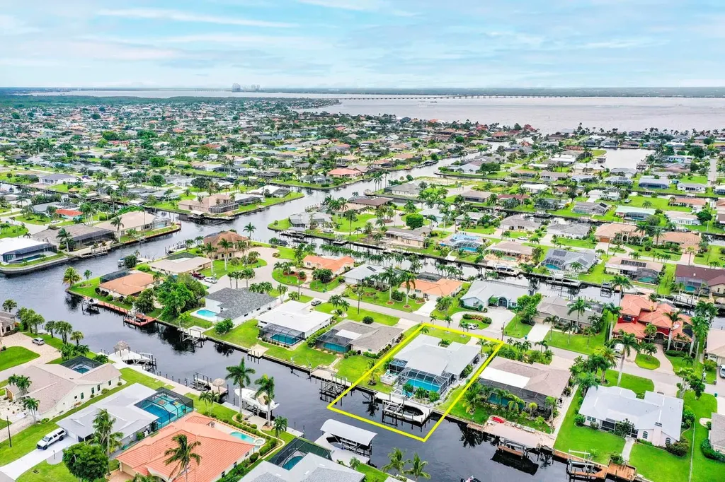 3328 SE 18th Avenue Cape Coral FL 33904