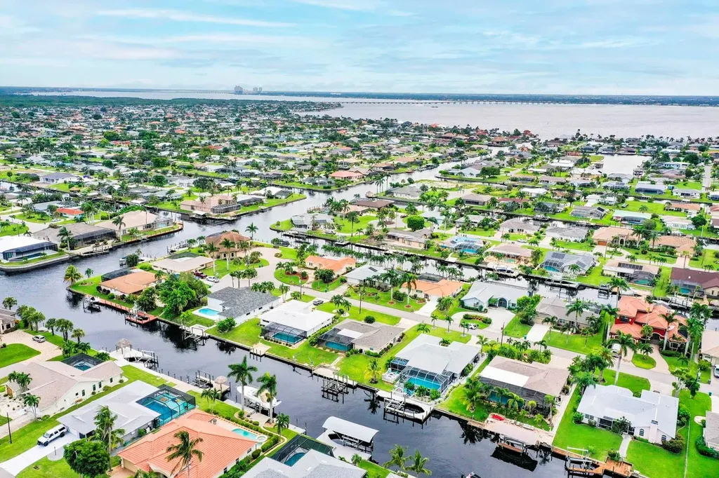 3328 SE 18th Avenue Cape Coral FL 33904