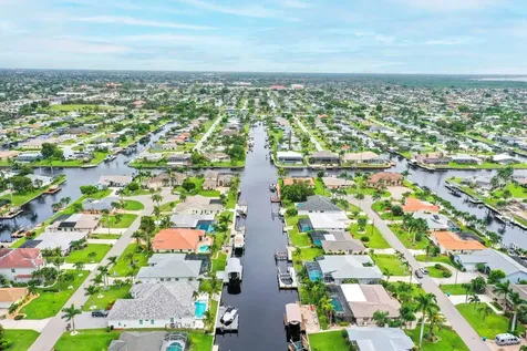 3328 SE 18th Avenue Cape Coral FL 33904