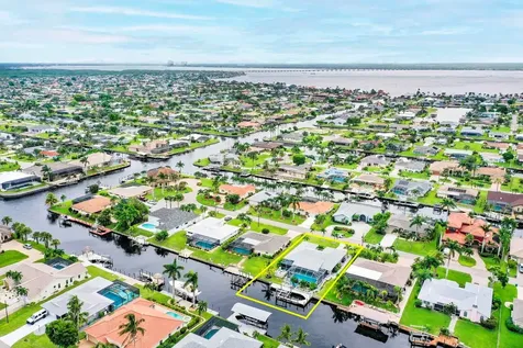 3328 SE 18th Avenue Cape Coral FL 33904