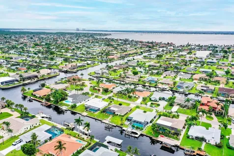 3328 SE 18th Avenue Cape Coral FL 33904